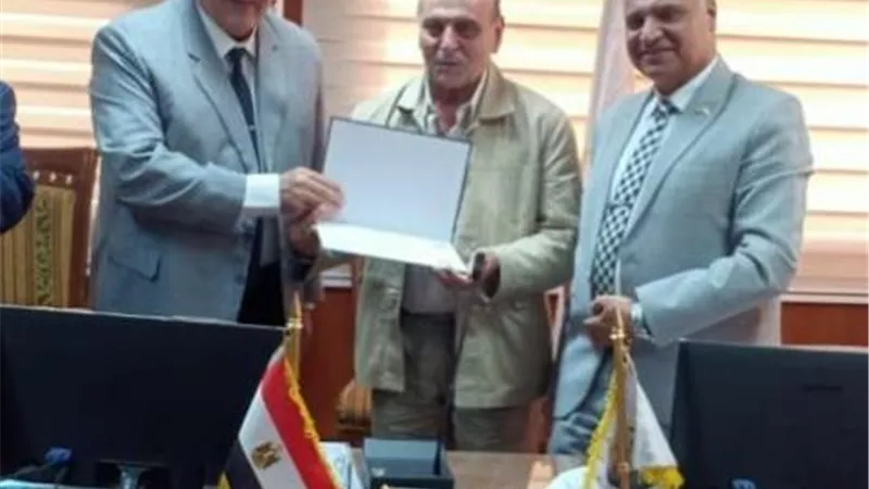 رئيس جامعة السادات يكرم أعضاء هيئة التدريس والهيئة المعاونة الفائزين بجوائز الجامعة