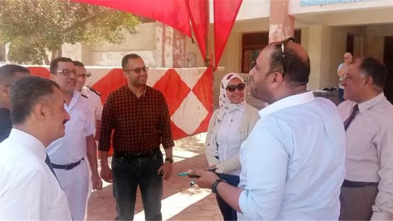 رئيس جهاز 15 مايو يتفقد استعدادات مدارس المدينة لامتحانات الثانوية العامة.. بالصور
