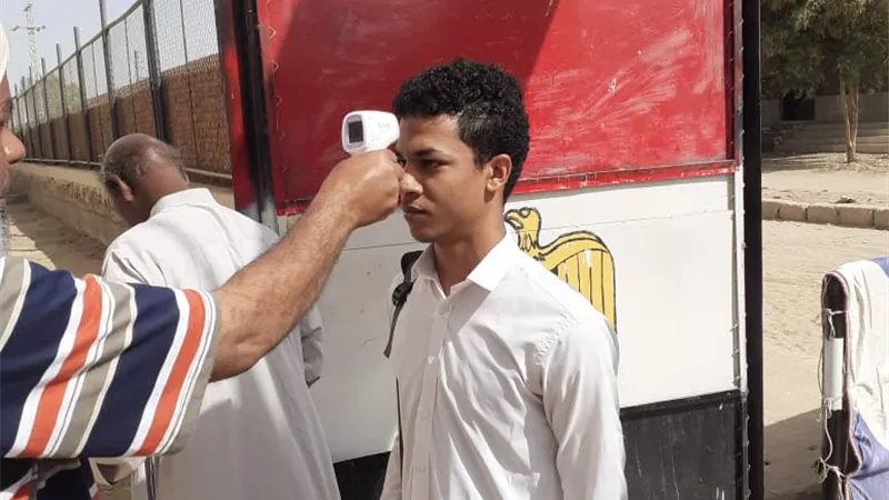 توافد الطلاب على لجان ثانوية عامة أسوان