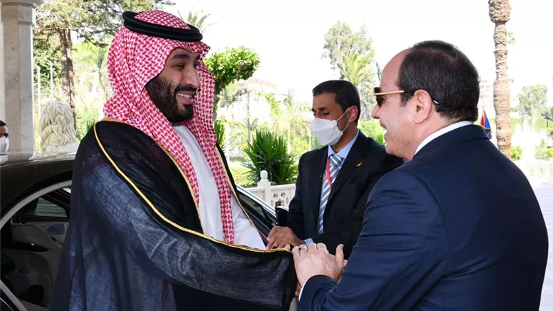 الرئيس السيسي يودع ولي عهد السعودية في ختام زيارته لمصر
