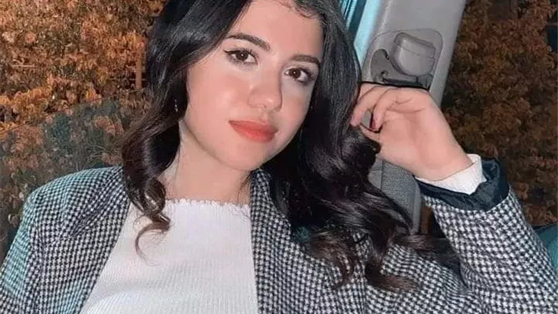 شركة سياحية تتقدم بعمرة مجانية لوالدي الطالبة نيرة أشرف