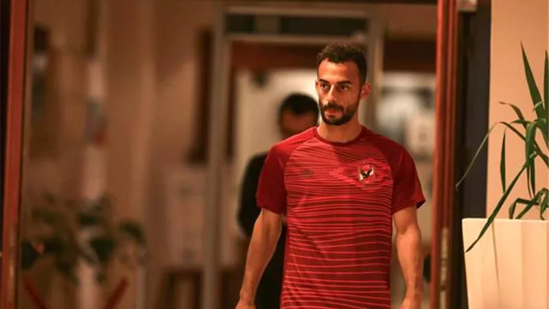 صدمة لجماهير الاهلى .. غياب 5 من نجوم الفريق عن مباراة المحلة بينهم معلول وعبد القادر