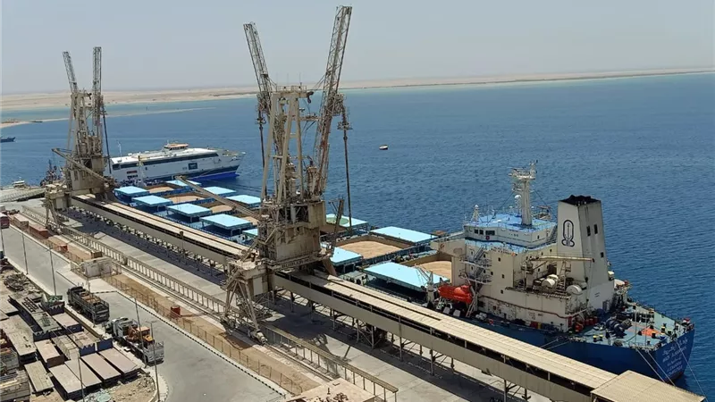 تصدير 44000 طن فوسفات من ميناء سفاجا البحري