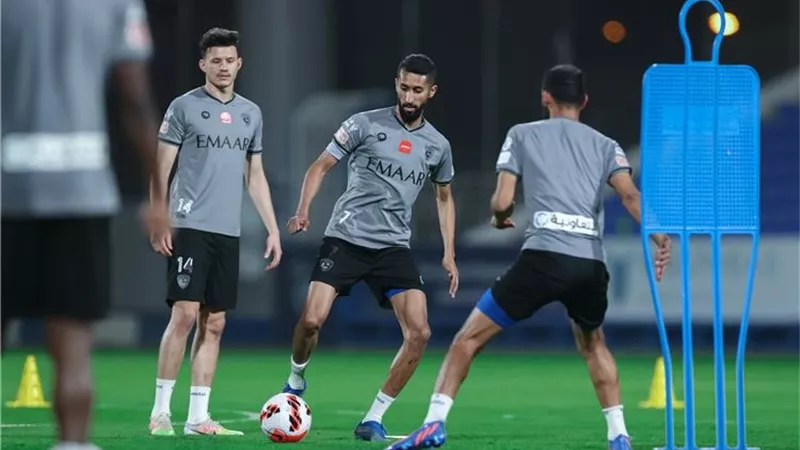 دفعة قوية للهلال قبل جولة الحسم أمام الفتح بالدورى السعودى.. شاهد