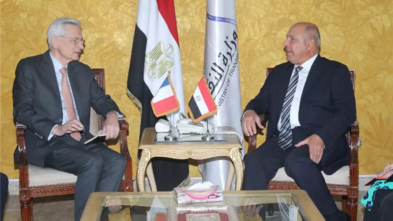 وزير النقل يبحث مع السفير الفرنسي التعاون المشترك