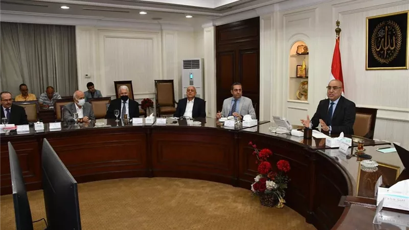 الجزار يشدد على سرعة الانتهاء من تنفيذ مشروعات العاصمة الإدارية