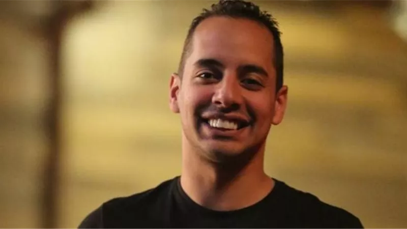 عمرو وهبة يتعرض لهجوم حاد بسبب منشور عن طالبة المنصورة ومطاعم البيك
