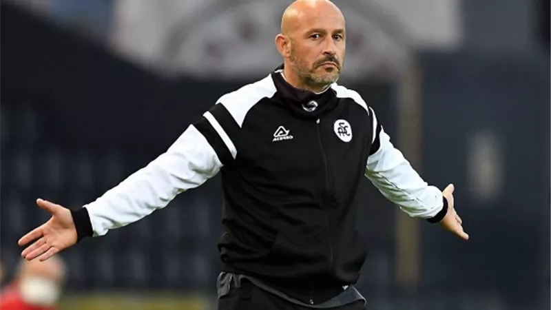 فيورنتينا يمدد عقد مدربه فينشنزو إيطاليانو حتى 2024