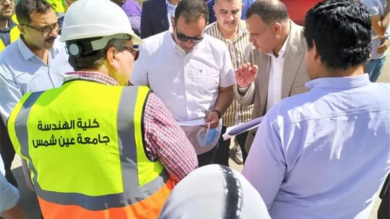 مساعد وزير الصحة للمشروعات يتفقد المراحل النهائية من انشاء احدث مجمع طبى بأقليم القناة