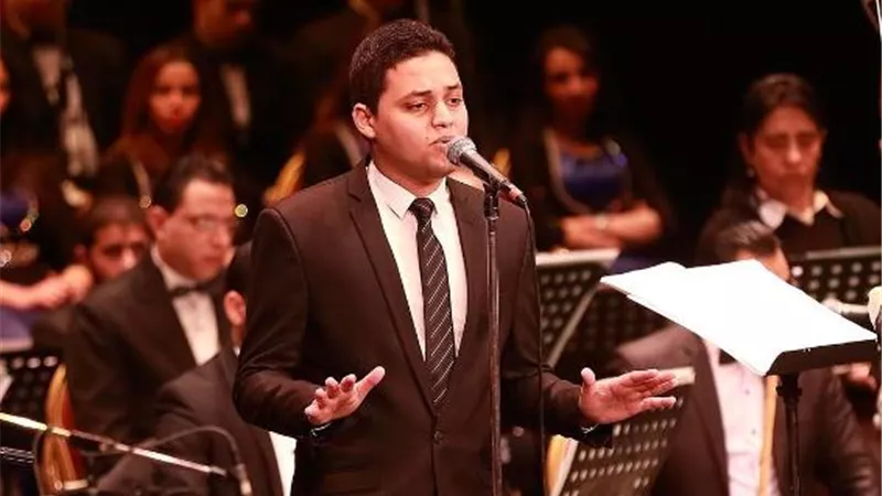 عبد الوهاب وبليغ حمدى والموجى ضيوف القومية على المسرح الكبير