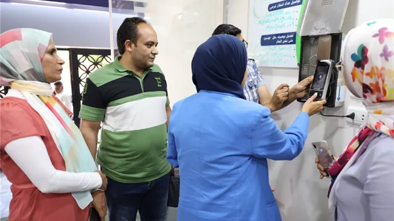 متابعة سير العمل بمكتب خدمة عملاء أحمد عرابي بمياه بنى سويف