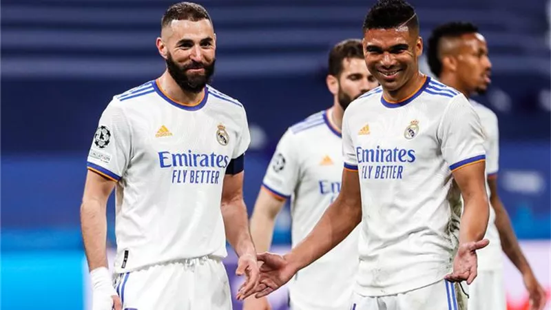 مدرب ريال مدريد السابق: كريم بنزيما يستحق الفوز بـ الكرة الذهبية