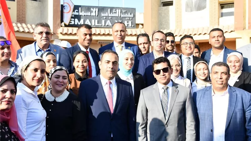 وزير الرياضة يقوم بجولة تفقدية ببيت شباب الإسماعيلية
