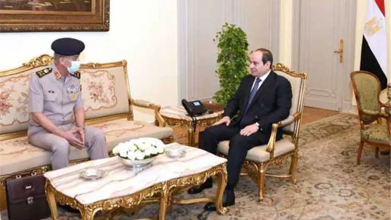 الرئيس السيسى يستقبل القائد العام للقوات المسلحة وزير الدفاع والإنتاج الحربى