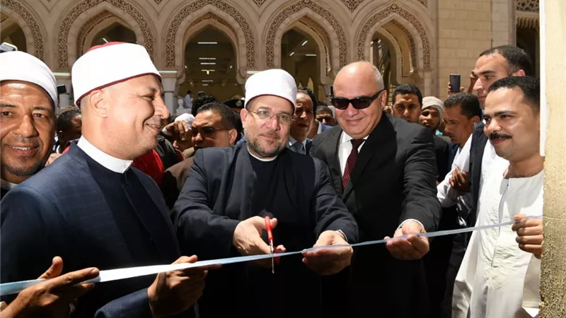 وزير الأوقاف يلقى خطبة الجمعة بمسجد عبدالرحيم القنائى ويفتتح مركز الدعوة الالكترونيه بقنا..صور