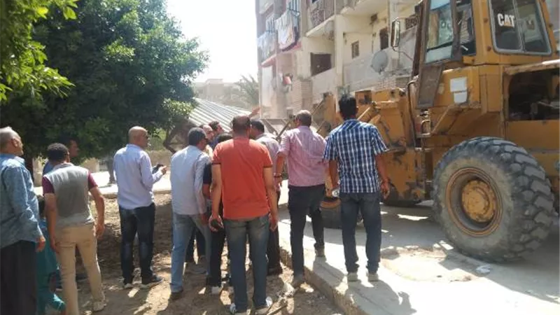 خلف الله: جهاز 15 مايو يشن حملة على الإشغالات بالتعاون مع شرطة التعمير.. بالصور