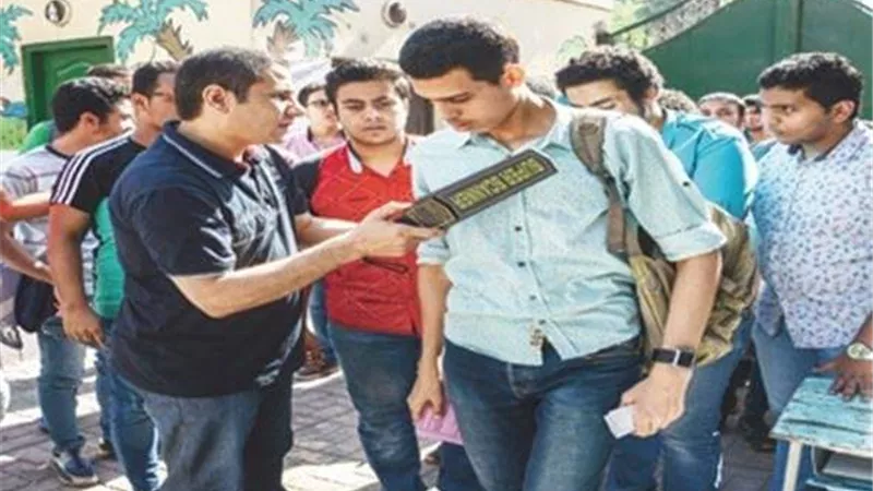 تزويد لجان الثانوية العامة بسوهاج بالعصي الإلكترونية