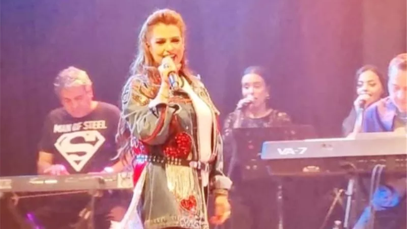 سيمون تحيى حفل بساقية الصاوى فى هذا الموعد