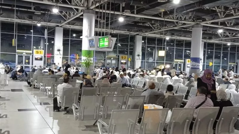 لبيك اللهم لبيك .. انطلاق اولي رحلات الحجاج من مطار القاهرة الي الاراضي المقدسة
