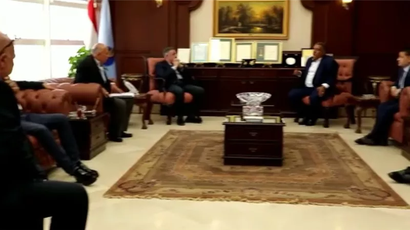 محافظ البحر الأحمر يستقبل لجنة الصناعة بمجلس النواب