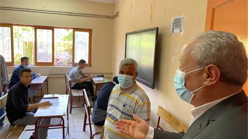 محافظ الأقصر يطمئن على سير امتحانات الثانوية العامة
