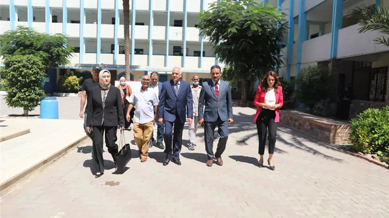 محافظ الجيزة يتفقد لجان امتحانات الثانوية العامة بمدارس جنوب الجيزة والعجوزة