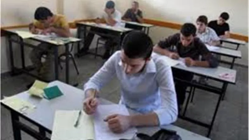 طلاب مدارس المتفوقين يشكون من عربي الثانوية العامة