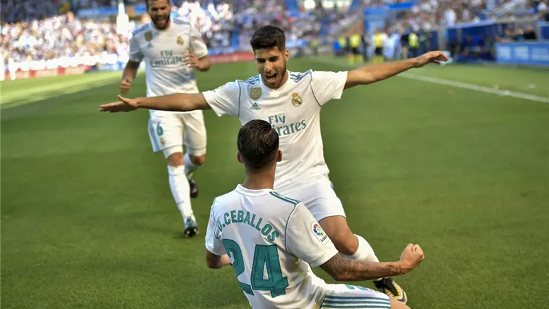 غموض حول استمرار نجم ريال مدريد