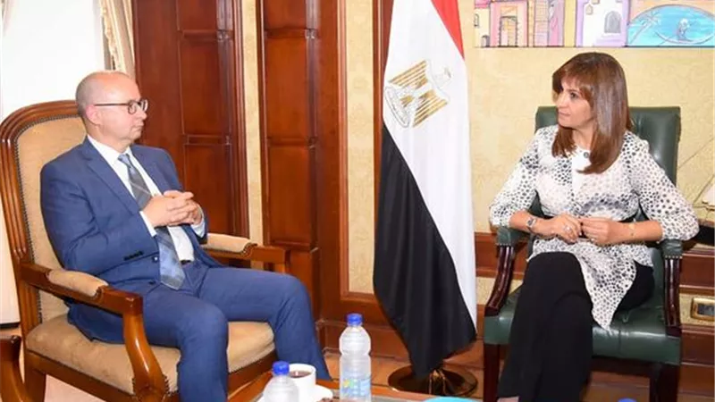 وزيرة الهجرة تستقبل مساعد نائب وزير الخارجية الكندي لبحث سبل التعاون المشترك