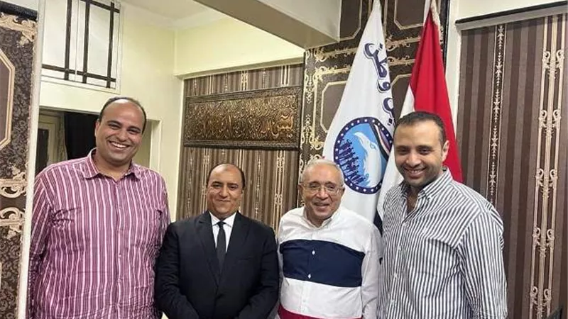 وكيل نقابة المحامين باسيوط ورئيس جهاز مدينة ناصر يعلنان انضمامهما لمستقبل وطن