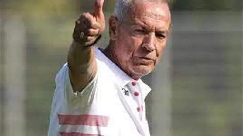 كواليس جلسة فيريرا مع لاعبى الزمالك قبل المران