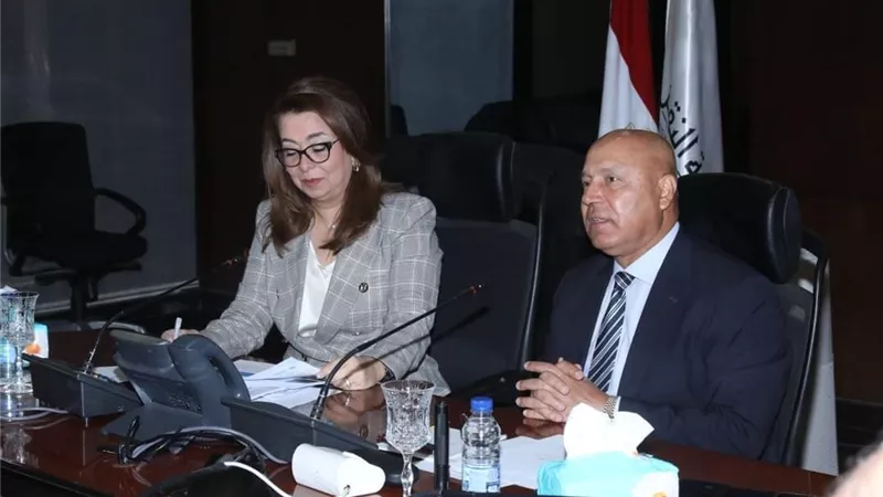 وزير النقل : لدينا القدرة علي مساعدة دول الجوار لإنشاء ميناء نموذجي بغاطس