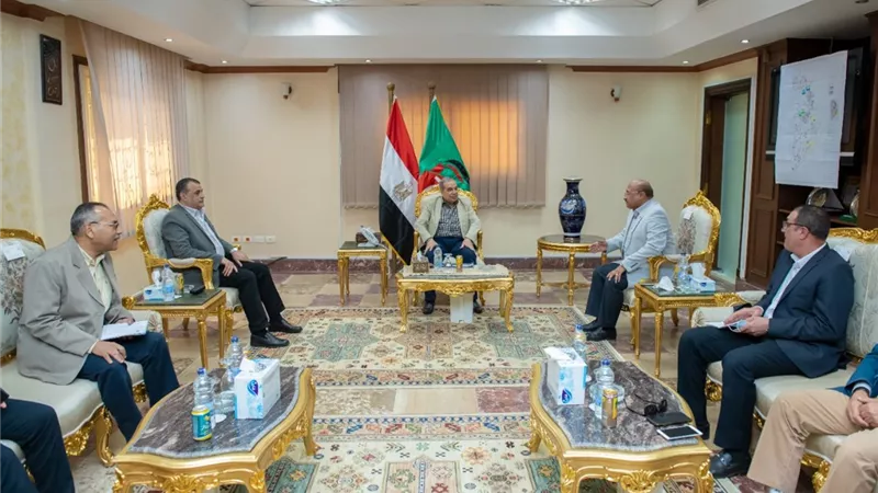 وزير الدولة للإنتاج الحربى يتفقد شركتي أبو زعبل للصناعات المتخصصة وأبو زعبل للكيماويات