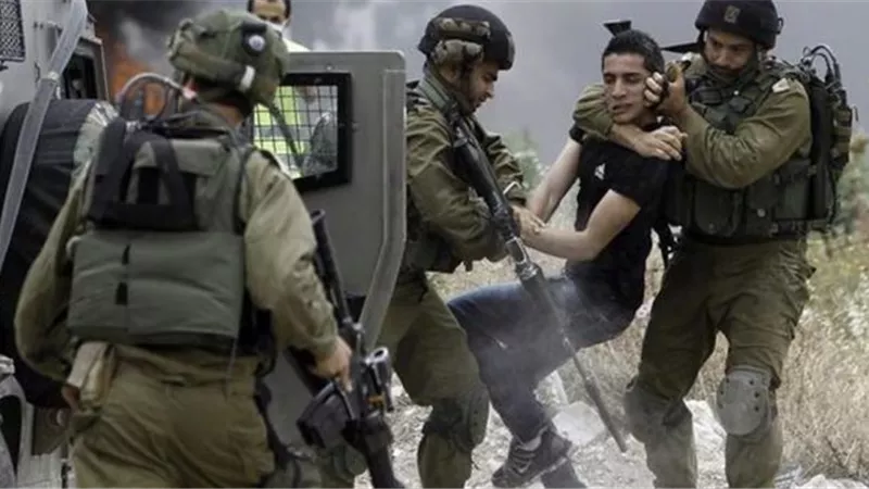 مستوطنون يقتحمون الأقصى والاحتلال يعتقل 23 فلسطينيا من الضفة الغربية