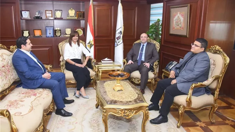 وزيرة الهجرة تصل بنى سويف لإفتتاح قاعات تدريب 
