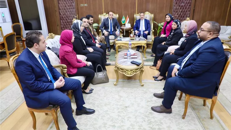 محافظ المنوفية يستقبل وفد تنسيقية شباب الأحزاب والسياسيين لمتابعة إحياء قصور الثقافة