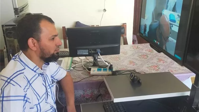 تشخيص 450 حالة بالفيديو كونفرانس في مستشفيات جامعة بني سويف..صور