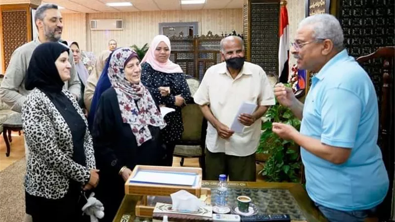 محافظ السويس يوجه بسرعة انهاء إجراءات سفر الحجاج