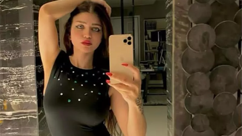 سيلفى ياسمين الخطيب يسحر الأنظار عبر إنستجرام