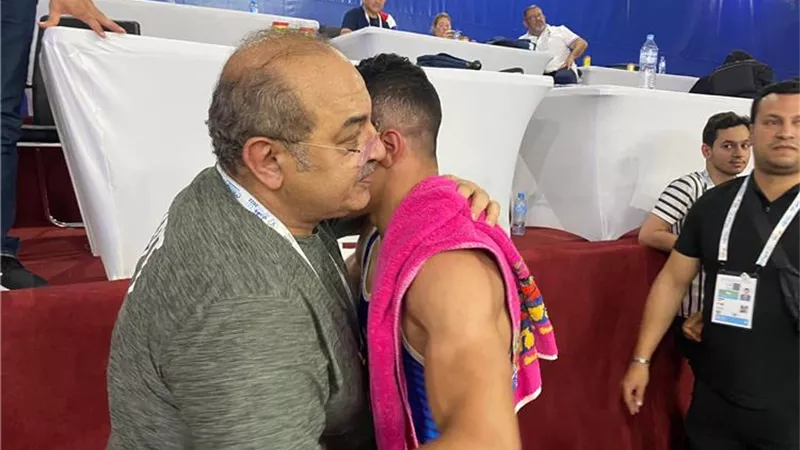 عبد الرحمن عمر يقتنص برونزية المصارعة الرومانية بدورة ألعاب البحر المتوسط