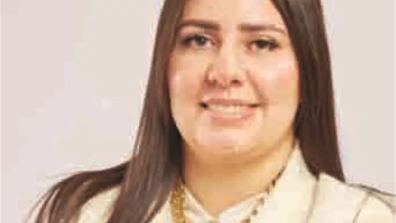 النائبة سمر سالم توجه نصائح للشباب وأولياء الأمور