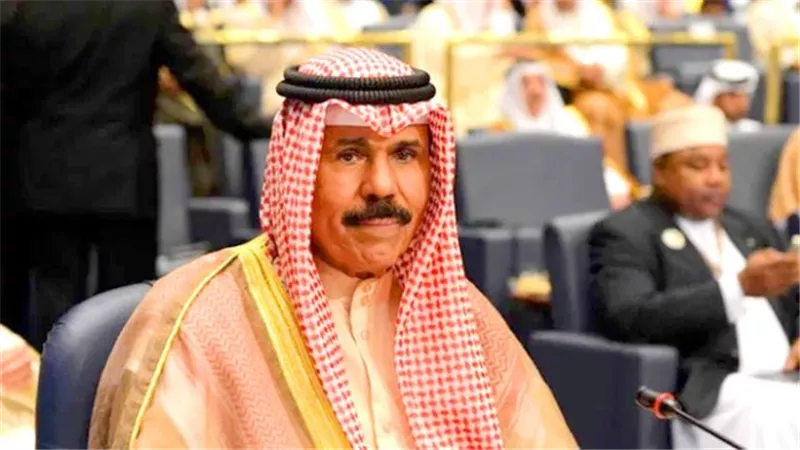أمير الكويت يتلقى رسالة خطية من أمير قطر تتعلق بتعزيز العلاقات بين البلدين