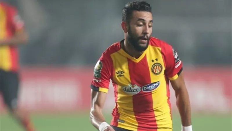 مع اقتراب بن رمضان من الدوري الفرنسي.. الشعلالي علي رادار الأحمر