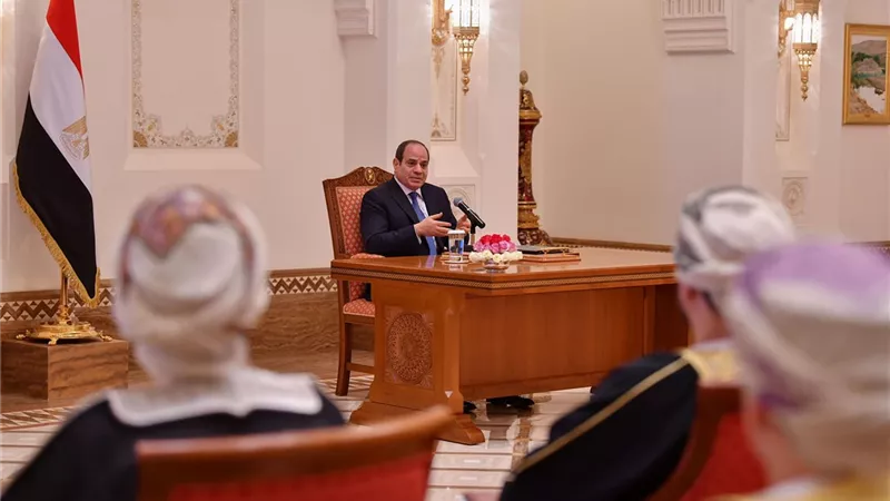السيسى يؤكدحرص مصر على تطوير التعاون الاقتصادي مع الشركات العمانية