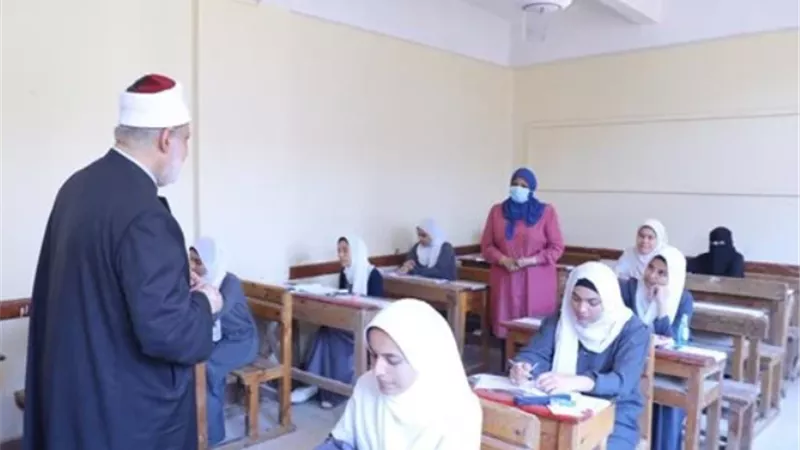 اليوم.. طلاب العلمي بالثانوية الأزهرية يؤدون امتحان البلاغة