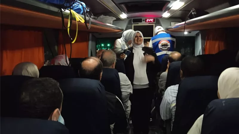 التضامن تودع حجاج الاسكندرية فجر اليوم