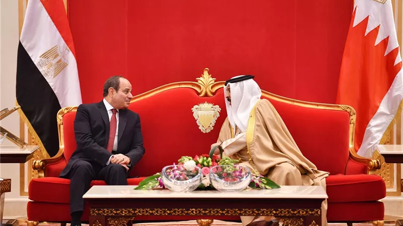 ولى عهد البحرين يؤكد حرصه على تعزيز التعاون مع مصر على كافة المستويات