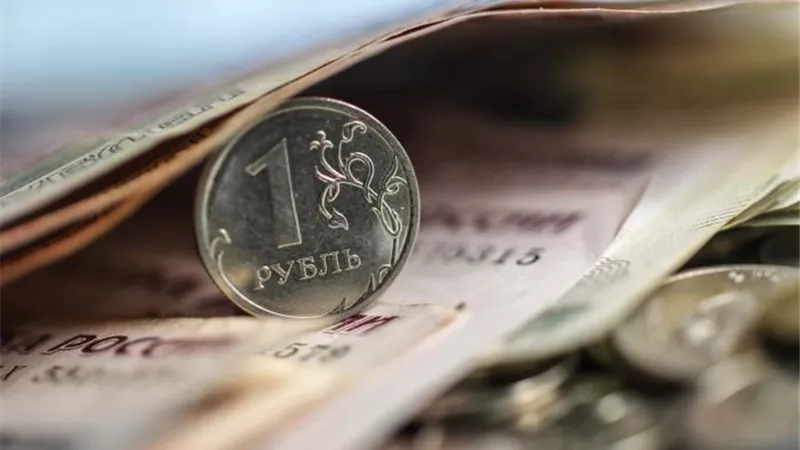 وزير المالية الروسي: الحكومة مستعدة لتنفيذ تدخلات في سوق العملات لتحقيق الاستقرار في صرف الروبل