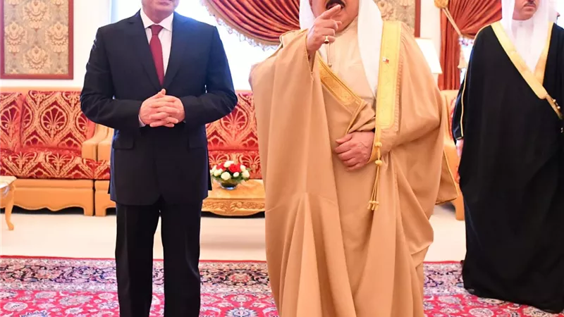 ولى عهد البحرين يؤكد الدور الهام للجالية المصرية في عملية البناء والتنمية