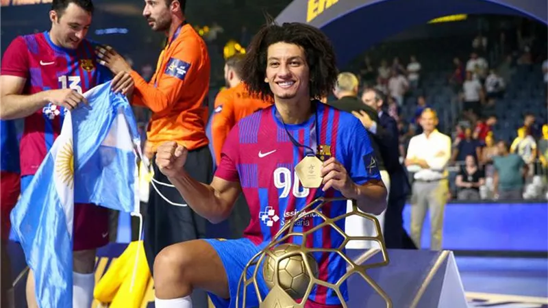 برشلونة يعلن رسميا رحيل علي زين